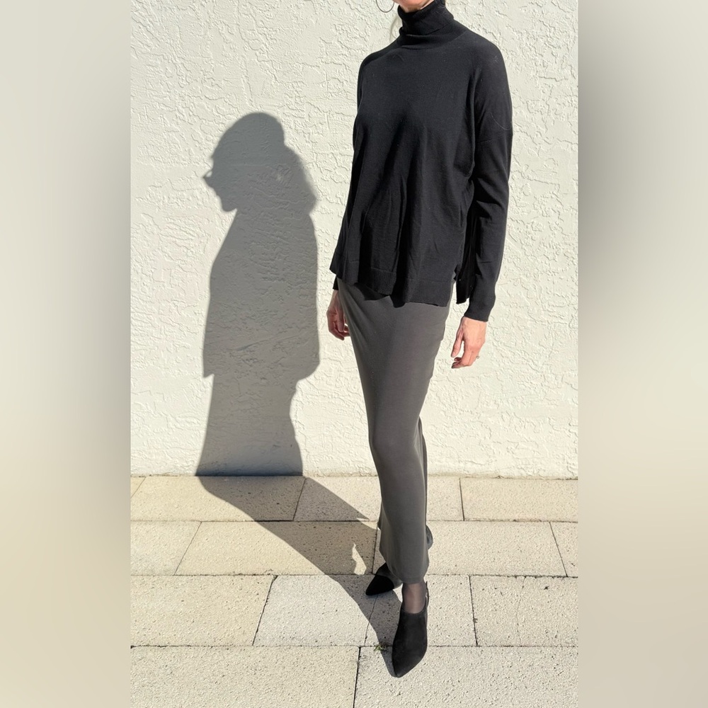J. Crew Black Relaxed Fit Turtle Neck. Size S